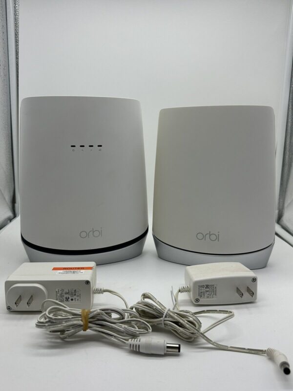 NETGEAR Orbi Mesh Tri-Band Router CBR750 Built-in Cable Modem w/RBS750 Satellite